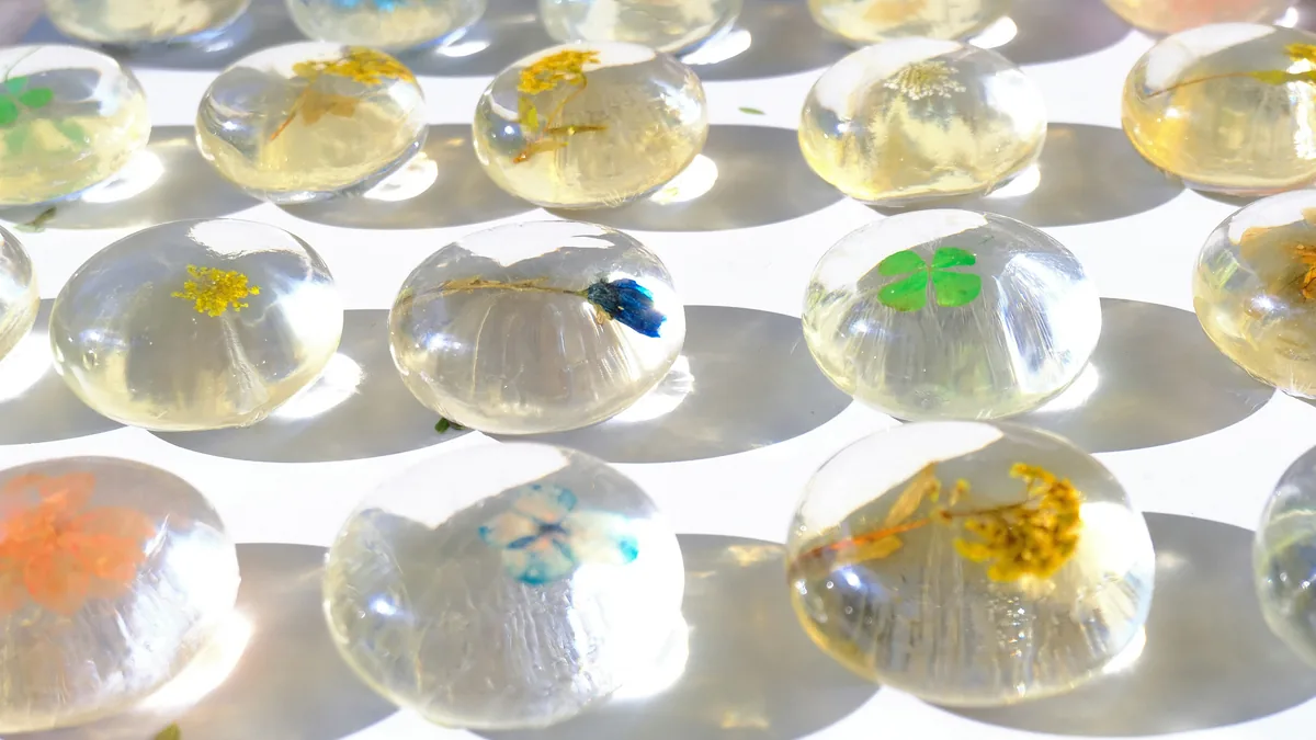 Obraz z żywicy epoksydowej - geode, ocean art i inne techniki